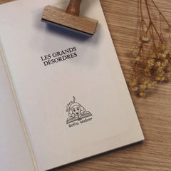 Stempel Ex-libris Hund auf Buch